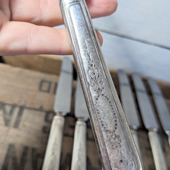 Collection of 7 Vintage Butter Knives by Insico - Picture 4 of 6